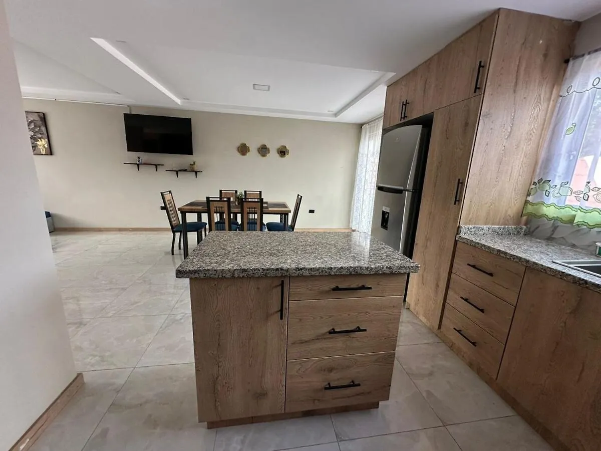 Casa Nueva, Acogedora, Ideal Para Familias Cuenca